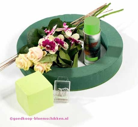 Oasis Naylorbase Ring  oase voor verse bloemen 40 40 cm.