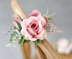 Luxe Corsage,corsage van zijdebloemen Oudroze Roze/groen Schitterende kwaliteit past oa bij 023156 en 023155