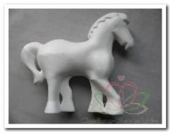 Papiermachee Paard 13x11 cm. Paard van Papiermâché