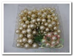 Balletjes op draad 2 cm. Champagne glans&mat/doos 144 stuks Kerstballen 2 cm.