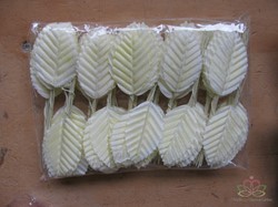 Blad zijde blaadjes op draad BIG- PAK200 CREME 3*5cm. Blad zijde blaad