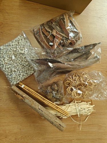 Mysterybox natuurlijke EN bloemschik en decoratiematerialen Verrassingsdoos: Natuurlijke Materialen & Bloemschik Decoratie tegen Verlaagde Prijs!