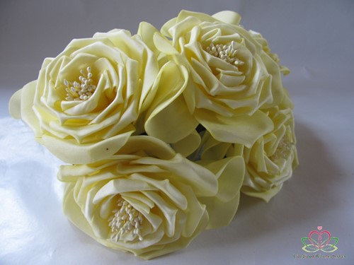 Wild Rose 10 cm. ZachtGeel / bundel op=op Wild Rose