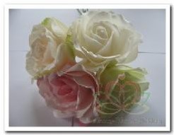 foamrose Sophie Green Groen 14 cm. / van E 19.79 voor E 9.99 / DOOS12 foamrose Sophie