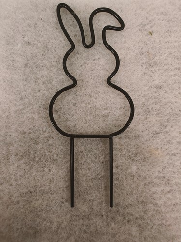 Metalen frame Haas haasje hangend oor op steker 15 cm Black Zwart Op=OP Steker Metal bunny pick eenmalig