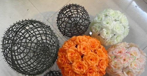 Plastic ball-frame voor Pomander 5 cm. (binnenmaat) Roos zijdebloem