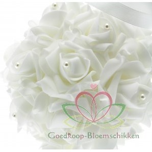 Pomander foamRoseBal Wit met pareltjes 12 cm. Pomander foam rosebal