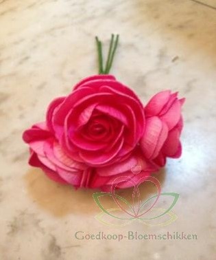 Ranonkels foam 6 cm. Fuchsia/ DOOS 30 stuks Ranonkels van foam