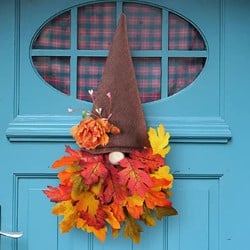Herfstkabouter Gnoom Esdoornblad Hoed 40 cm hoogte / stuk herfstdecoratie kant en klaar