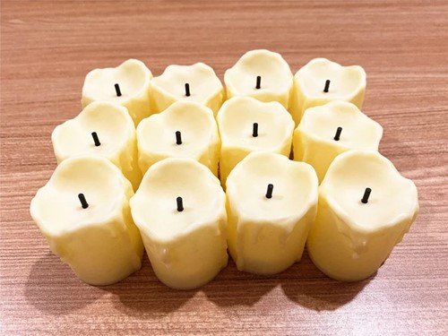 Led Minikaarsje Creme met lont PER STUK heel mooi model, kunnen ook in waxinehouder